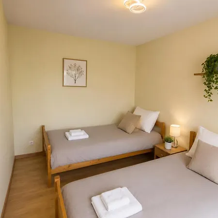 Spacious With Garden In Appartement *